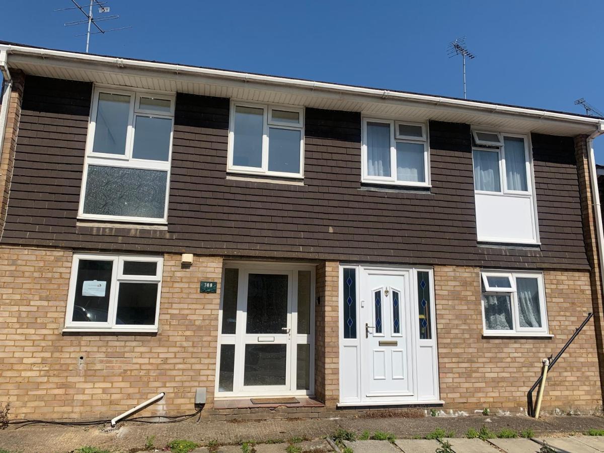 Elegant Devon Villa Luton  Exterior photo